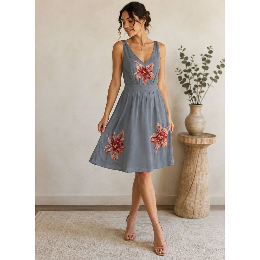Anthropologie Lil 100% Silk Sequin Floral Dress Size 4 Gray Embellished